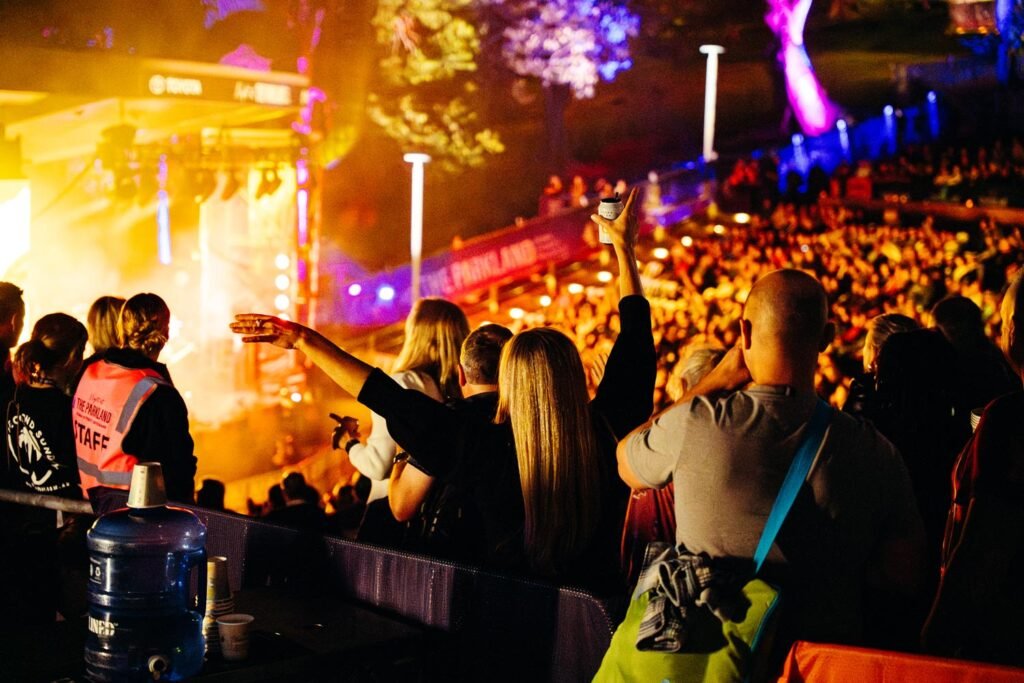 DSC02573-ICEHOUSE_NIGHT-AT-THE-PARKLAND-BRISBANE_05-09-25_KELSEY-DOYLE_@KJDOYLE-(2)